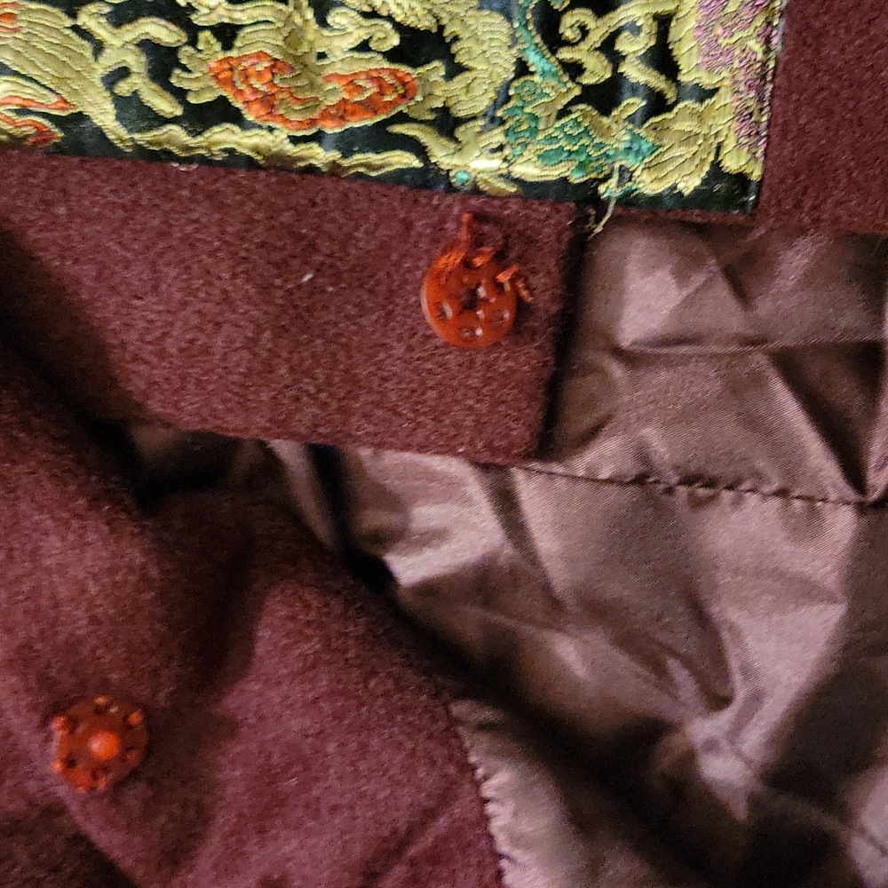 Traditional style jacket - Picture 3 of 5